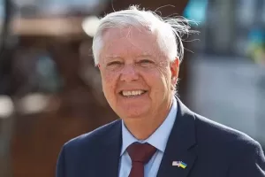 L’America piange Lindsey Graham, il senatore repubblicano sostenitore dell’Ucraina