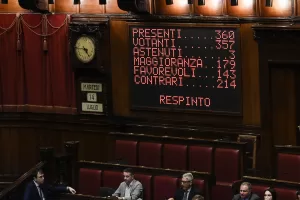 Legge elettorale, preferenze bocciate. L’opposizione: “Voto contro l’arroganza del governo”. Chi ha tradito Giorgia Meloni
