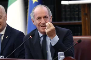 Suicidio assistito, i registri opposti di Zaia e Stefani. Quando la legge cadde per un voto solo Suicidio assistito, i registri opposti di Zaia e Stefani. Quando la legge cadde per un voto solo