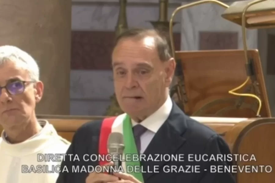 L’annuncio di Clemente Mastella: “Sono malato, pregate per me. Spero di farcela”