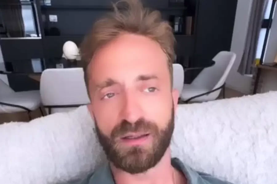 Stefano Corti punta da una zecca in Africa. Come sta l’inviato de “Le Iene” ricoverato in ospedale
