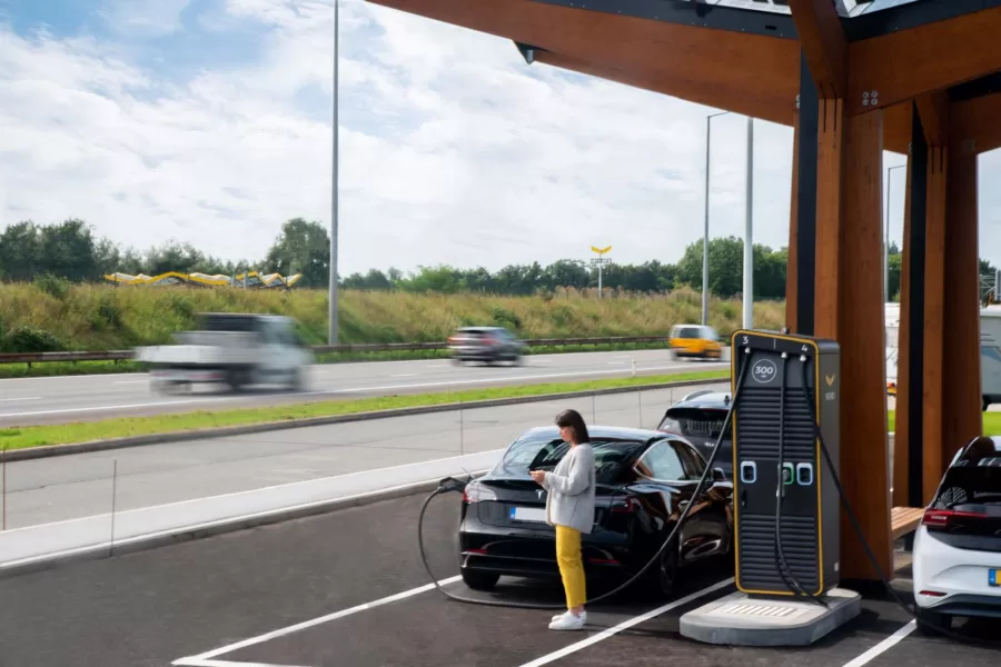 Accise, carburanti e ricarica elettrica: l’Italia e il nodo delle autostrade
