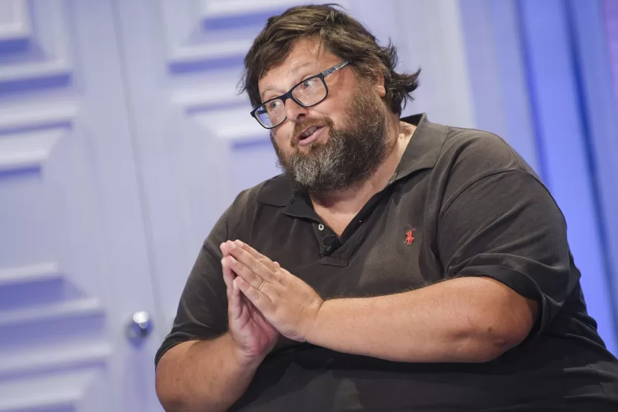 Mario Adinolfi: “Sono innocente ma vogliono vedermi nel fango. Vivo da monaco e senza vizi”