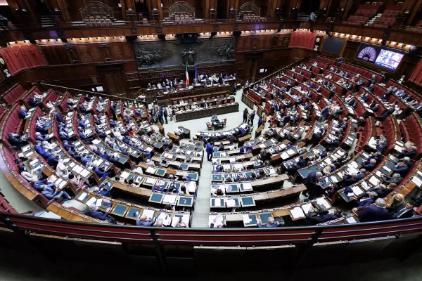 Via libera all’unanimità sul voto ai fuori sede. Preferenze, bocciato l’emendamento di Futuro Nazionale