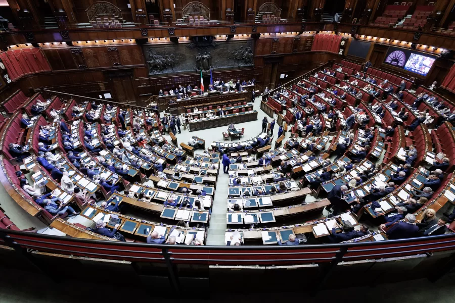 Via libera all’unanimità sul voto ai fuori sede. Preferenze, bocciato l’emendamento di Futuro Nazionale