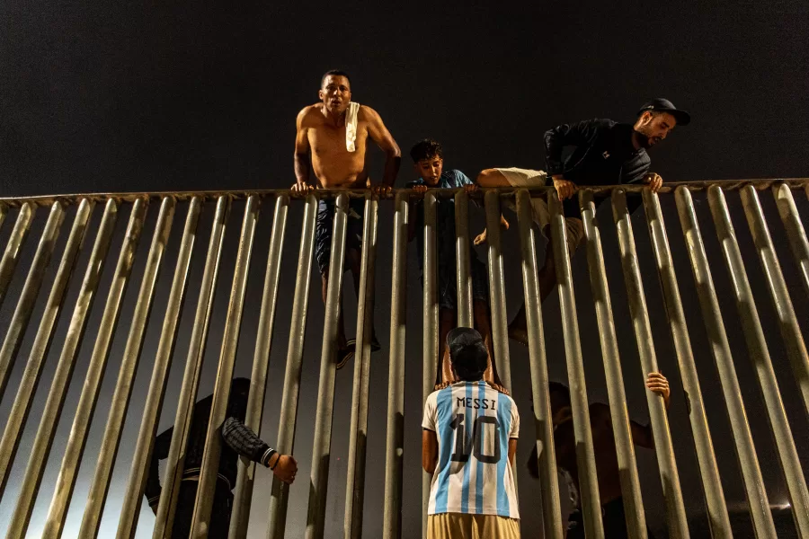 Migrants try to cross from Morocco into the Spanish enclave of Ceuta, Friday, July 31, 2026. (AP Photo/Antonio Sempere)





Associate Press/ LaPresse
Only Italy and Spain