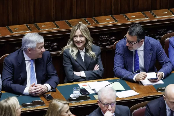 La presidente del Consiglio Giorgia Meloni, il ministro degli Esteri Antonio Tajani (sx) e il ministro delle Infrastrutture Matteo Salvini nell’aula della Camera dei deputati in occasione dell’informativa sull’azione del governo, Roma, Giovedì 9 Aprile 2026 (Foto Roberto Monaldo / LaPresse) 

Italian premier Giorgia Meloni, Foreign Minister Antonio Tajani (left) and Infrastructure Minister Matteo Salvini in the Chamber of Deputies during the address on the government’s actions, Thursday, April 9, 2026 (Photo by Roberto Monaldo / LaPresse)