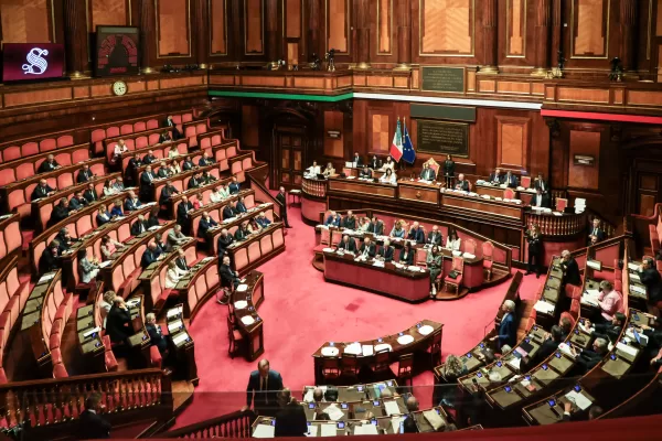 Legge elettorale, tutti i difetti del ddl: senza ballottaggio l’obiettivo del 42% può creare maggioranze fragili Legge elettorale, tutti i difetti del ddl: senza ballottaggio l’obiettivo del 42% può creare maggioranze fragili