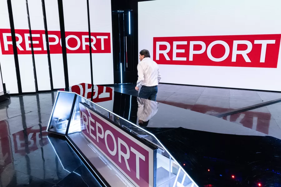 Il giornalista Sigfrido Ranucci negli studi della trasmissione di RAI 3 ‘Report’. Roma Venerdì 23 Gennaio  2026 (foto Mauro Scrobogna / LaPresse)  

 Journalist Sigfrido Ranucci in the studios of the RAI 3 program Report. Rome on Friday January 23 2026. (Photo by Mauro Scrobogna / LaPresse)