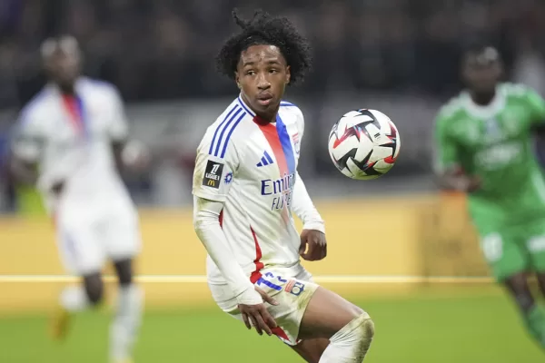 Calciomercato Roma, ore bollenti per Fofana: il Lione lo mette in vendita dopo l’eliminazione dalla Champions Calciomercato Roma, ore bollenti per Fofana: il Lione lo mette in vendita dopo l’eliminazione dalla Champions