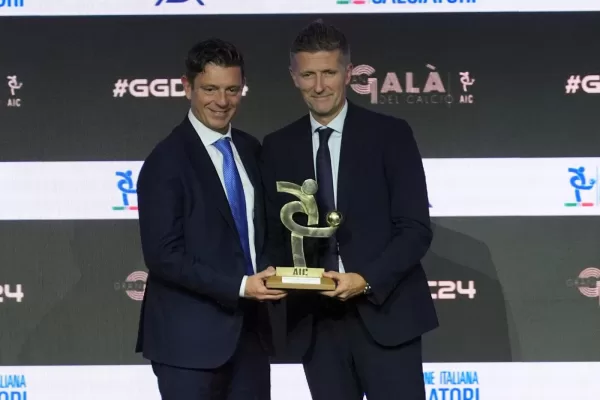 Serie A, tutte le novità arbitrali di questa stagione: dai secondi per le sostituzioni alle ammonizioni via Var Serie A, tutte le novità arbitrali di questa stagione: dai secondi per le sostituzioni alle ammonizioni via Var
