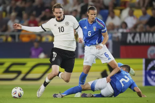 Calciomercato Napoli, Woltemade può arrivare in prestito. In attacco il domino parte da Noa Lang Calciomercato Napoli, Woltemade può arrivare in prestito. In attacco il domino parte da Noa Lang