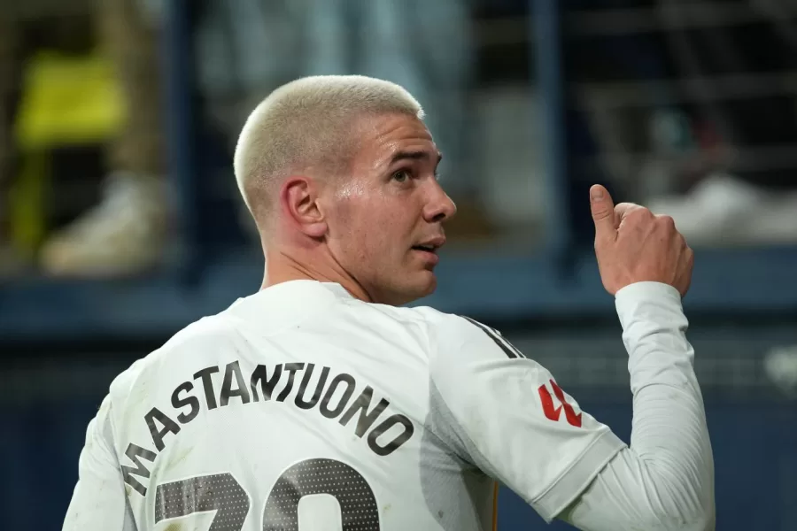 Calciomercato, Franco Mastantuono vicinissimo alla Fiorentina. Chi è il baby talento del Real Madrid pagato 45 milioni solo un anno fa