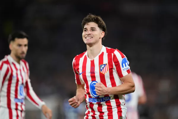 Calciomercato, i capricci di Julian Alvarez: sogna il Barcellona ma può finire all’Arsenal. Liverpool, ecco Barcola per 140 milioni Calciomercato, i capricci di Julian Alvarez: sogna il Barcellona ma può finire all’Arsenal. Liverpool, ecco Barcola per 140 milioni