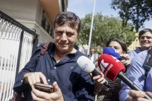 Valter Lavitola arriva alla citt giudiziaria di Piazzale Clodio per essere ascoltato in Procura in merito allÕattenato a Sigfrido Ranucci Ñ Mercoled 8 Luglio 2026 Ñ RomaÑItalia Ñ(foto di Cecilia Fabiano/ LaPresse)
Valter Lavitola in Piazzale Clodio Court for the inquire about the Ranucci bomb attack ÑRome Ñ Italy Ñ July 8, Wednesday 2026 – News – (photo by Cecilia Fabiano/LaPresse Valter Lavitola arriva alla citt giudiziaria di Piazzale Clodio per essere ascoltato in Procura in merito allÕattenato a Sigfrido Ranucci Ñ Mercoled 8 Luglio 2026 Ñ RomaÑItalia Ñ(foto di Cecilia Fabiano/ LaPresse)
Valter Lavitola in Piazzale Clodio Court for the inquire about the Ranucci bomb attack ÑRome Ñ Italy Ñ July 8, Wednesday 2026 – News – (photo by Cecilia Fabiano/LaPresse