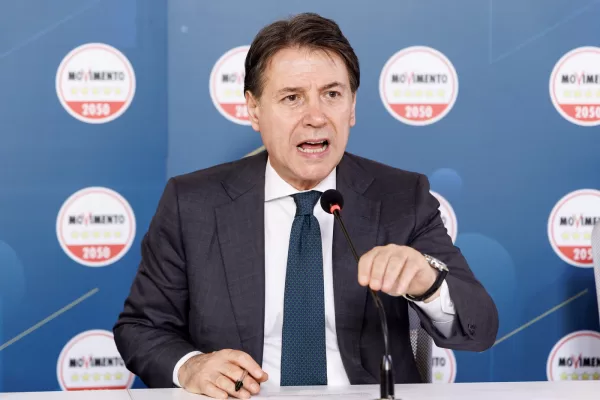 La truffa populista di Conte: rimettere alle primarie il futuro dell’Ucraina