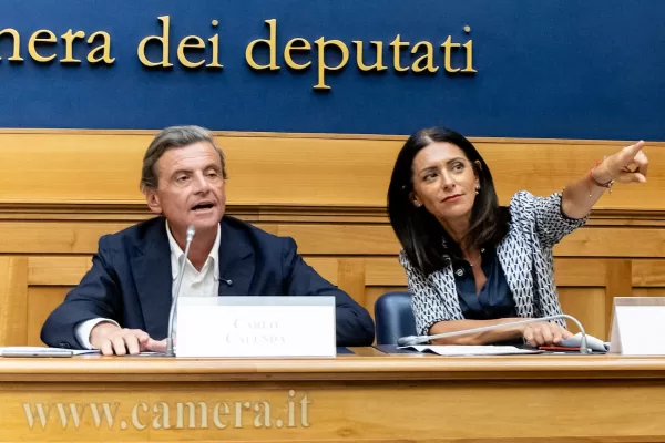 L’impasse dei populisti rafforza il Polo Europeista, Masia: “Se si unissero avrebbero tra il 10 e il 12%” L’impasse dei populisti rafforza il Polo Europeista, Masia: “Se si unissero avrebbero tra il 10 e il 12%”