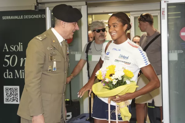 Arrivo a Linate della nuotatrice Sara Curtis dopo gli Europei (Italy) August 17, 2026 (Photo Claudio Furlan/LaPresse)
Swimmer Sara Curtis arrives at Linate Airport after the European Championships (Italy) 17 August 2026 (Photo: Claudio Furlan/LaPresse) Arrivo a Linate della nuotatrice Sara Curtis dopo gli Europei (Italy) August 17, 2026 (Photo Claudio Furlan/LaPresse)
Swimmer Sara Curtis arrives at Linate Airport after the European Championships (Italy) 17 August 2026 (Photo: Claudio Furlan/LaPresse)