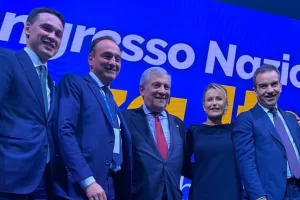 Tajani, io speriamo che me la cavo: l’incubo scissione in Forza Italia, la parola a Marina Berlusconi e ai congressi regionali Tajani, io speriamo che me la cavo: l’incubo scissione in Forza Italia, la parola a Marina Berlusconi e ai congressi regionali