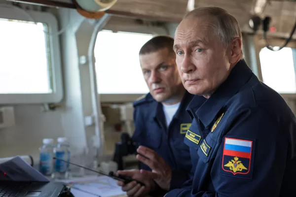 Russian President Vladimir Putin watches a military exercise from the board of the Varyag missile cruiser of the Pacific Fleet near Yuzhno-Sakhalinsk, on Sakhalin Island, Russia, Wednesday, Aug. 12, 2026. (Gavriil Grigorov, Sputnik, Kremlin Pool Photo via AP) 



Associated Press / LaPresse
Only italy and spain