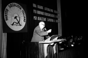 Il lungo viaggio della sinistra: dal revisionismo socialista alla cultura di governo Il lungo viaggio della sinistra: dal revisionismo socialista alla cultura di governo