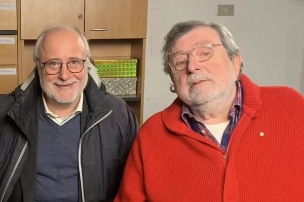Caprara ricorda Guccini: “Ha continuato a fare cose fino all’ultimo. Era uomo d’osteria e di grande cultura. Guardava il PCI con simpatia” Caprara ricorda Guccini: “Ha continuato a fare cose fino all’ultimo. Era uomo d’osteria e di grande cultura. Guardava il PCI con simpatia”