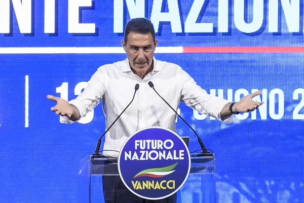 ROBERTO VANNACCI FUTURO NAZIONALE ROBERTO VANNACCI FUTURO NAZIONALE