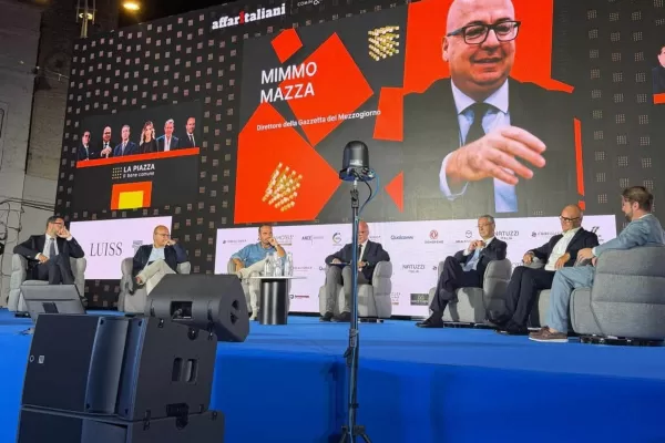 L’eco-populismo ha spento l’energia, Marattin a La Piazza: “Se l’industria muore, è anche colpa dell’ideologia” L’eco-populismo ha spento l’energia, Marattin a La Piazza: “Se l’industria muore, è anche colpa dell’ideologia”