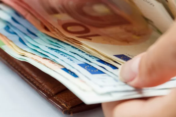 Il governo degli annunci: bonus e provvedimenti per promettere di risolvere i problemi Il governo degli annunci: bonus e provvedimenti per promettere di risolvere i problemi