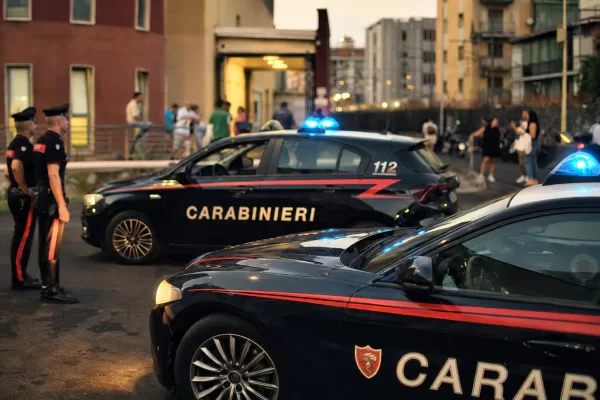 Sta per partorire nel traffico, carabinieri scortano neo mamma in ospedale in Penisola Sorrentina