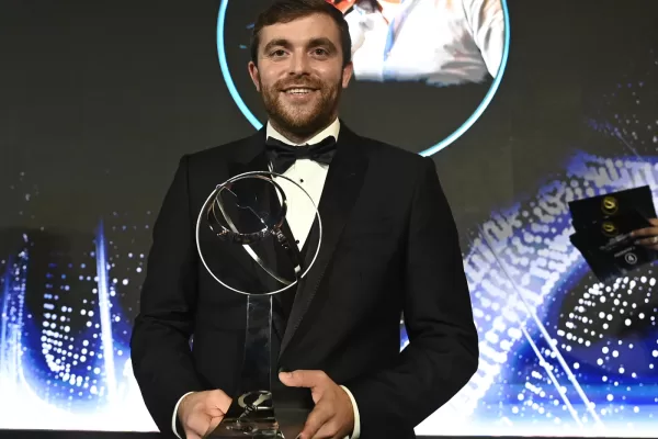 Calciomercato, la gogna contro Fabrizio Romano: “È un influencer delle trattative”. Perché la sua bolla sta scoppiando Calciomercato, la gogna contro Fabrizio Romano: “È un influencer delle trattative”. Perché la sua bolla sta scoppiando