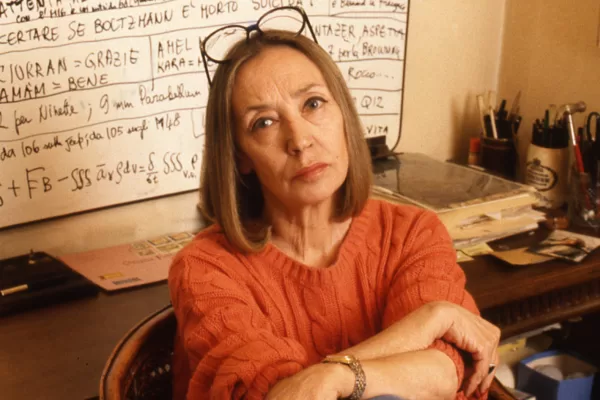 Oriana Fallaci, le interviste corpo a corpo (quella volta che distrusse mister Gable) e la fiducia cieca nel direttore Feltri Oriana Fallaci, le interviste corpo a corpo (quella volta che distrusse mister Gable) e la fiducia cieca nel direttore Feltri