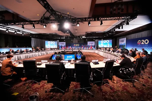Finance ministers convene during a plenary session on sovereign debt at the G20 Finance Ministerial in Asheville, N.C., Tuesday, Sept. 1, 2026.(AP Photo/Gerald Herbert)





Associate Press/ LaPresse
Only Italy and Spain