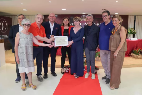 Sessant’anni di storia, terra e cooperazione: la Cantina di Solopaca celebra i suoi fondatori e guarda al futuro Sessant’anni di storia, terra e cooperazione: la Cantina di Solopaca celebra i suoi fondatori e guarda al futuro