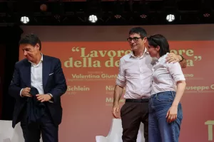 Fiom in festa incontro con il campo largo: Schlein, Conte, Fratoianni presso piazza lucio dalla
Bologna (Italia) 19 Giugno 2026
(Photo Guido Calamosca / LaPresse)
Fiom celebrates meeting with the wide field: Schlein, Conte, Fratoianni at Piazza Lucio Dalla
jun 19, 2026 – Bologna – Italia
(Guido Calamosca/ LaPresse ) Fiom in festa incontro con il campo largo: Schlein, Conte, Fratoianni presso piazza lucio dalla
Bologna (Italia) 19 Giugno 2026
(Photo Guido Calamosca / LaPresse)
Fiom celebrates meeting with the wide field: Schlein, Conte, Fratoianni at Piazza Lucio Dalla
jun 19, 2026 – Bologna – Italia
(Guido Calamosca/ LaPresse )