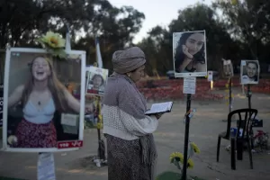 Dopo NAZA attendiamo un documentario con Hamas che ci racconta come fu preparato il 7 ottobre e cosa successe nei kibbutz e al Nova Festival… Dopo NAZA attendiamo un documentario con Hamas che ci racconta come fu preparato il 7 ottobre e cosa successe nei kibbutz e al Nova Festival…