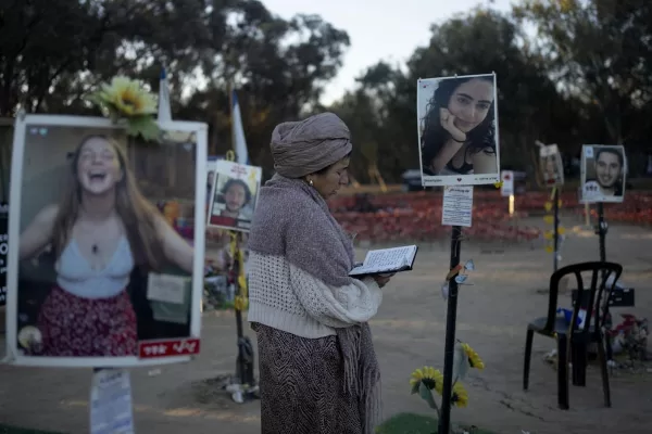 Dopo NAZA attendiamo un documentario con Hamas che ci racconta come fu preparato il 7 ottobre e cosa successe nei kibbutz e al Nova Festival… Dopo NAZA attendiamo un documentario con Hamas che ci racconta come fu preparato il 7 ottobre e cosa successe nei kibbutz e al Nova Festival…