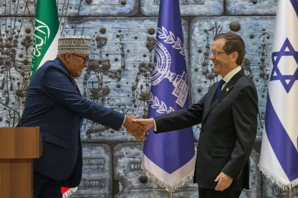 Somaliland’s president Abdirahman Mohamed Abdullahi, left, meets Israeli President Isaac Herzog in the presidential residence in Jerusalem, Sunday, Jun 14, 2026. (AP Photo/Ohad Zwigenberg)





Associate Press/ LaPresse
Only Italy and Spain