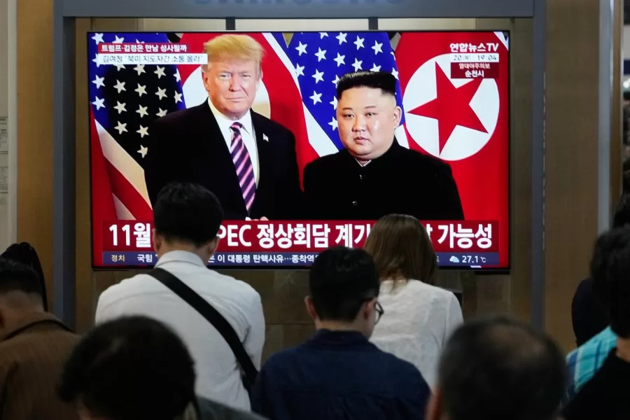 A TV screen shows a file image of North Korean leader Kim Jong Un and U.S. President Donald Trump during a news program at Seoul Railway Station in Seoul, South Korea, Thursday, Aug. 20, 2026. (AP Photo/Ahn Young-joon)