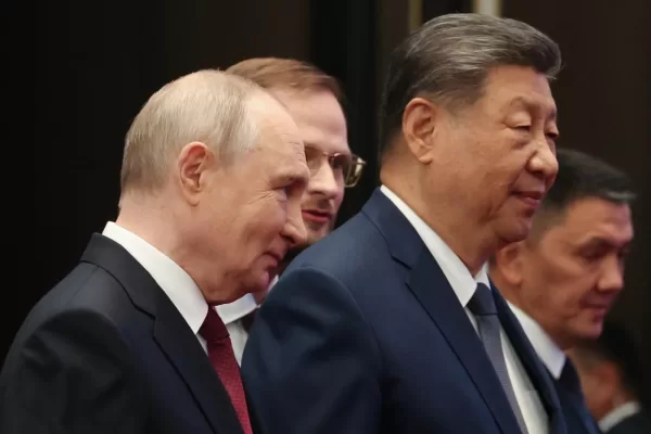 Russian President Vladimir Putin, left, and China’s President Xi Jinping stand prior to the Shanghai Cooperation Organization (SCO), in Bishkek, Kyrgyzstan, on Tuesday, Sept. 1, 2026. (Vyacheslav Prokofyev, Sputnik, Kremlin Pool Photo via AP) 



Associated Press / Lapresse
Only italy and spain