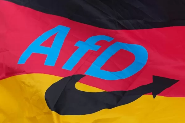 The logo of the “Alternative for Germany” (AfD) party is fixed on a German national flag for the state elections in Saxony-Anhalt during an election campaign event in Magdeburg, Germany, Friday, Sept. 4, 2026. (AP Photo/Matthias Schrader)
Associated Press / Lapresse
Only italy and spain The logo of the “Alternative for Germany” (AfD) party is fixed on a German national flag for the state elections in Saxony-Anhalt during an election campaign event in Magdeburg, Germany, Friday, Sept. 4, 2026. (AP Photo/Matthias Schrader)
Associated Press / Lapresse
Only italy and spain