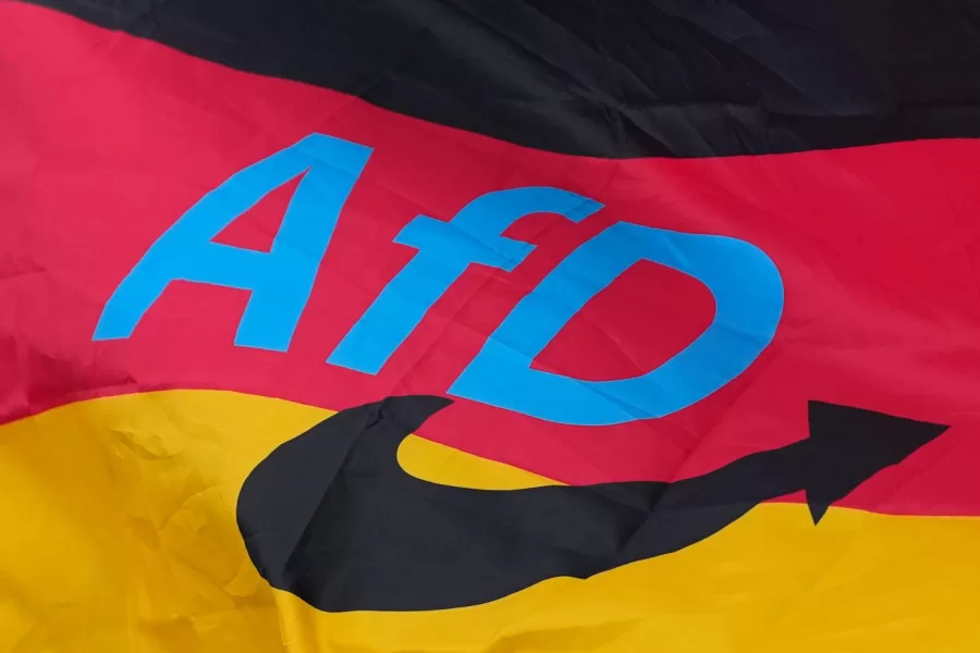 The logo of the “Alternative for Germany” (AfD) party is fixed on a German national flag for the state elections in Saxony-Anhalt during an election campaign event in Magdeburg, Germany, Friday, Sept. 4, 2026. (AP Photo/Matthias Schrader) 



Associated Press / Lapresse
Only italy and spain
