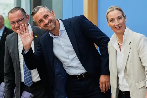 Co-leaders of Alternative for Germany party, or AfD, Alice Weidel, right, and Tino Chrupalla, left, and top candidate for the Saxony-Anhalt state elections Ulrich Siegmund, center, attend a press conference in Berlin, Germany, Monday, Sept. 7, 2026. (AP Photo/Ebrahim Noroozi)





Associate Press/ LaPresse
Only Italy and Spain