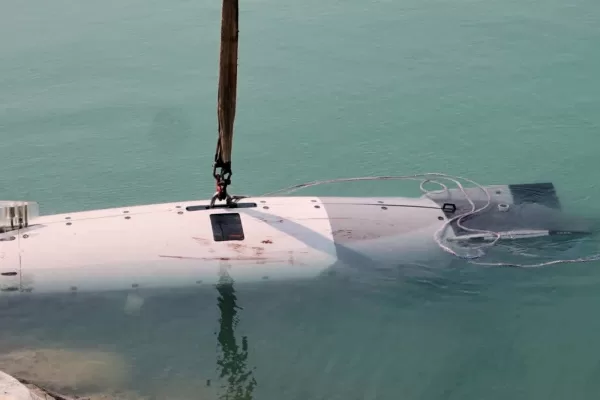This image provided by Sepahnews, the official website of Iran’s Revolutionary Guard, shows what Iran’s navy and state television described as a captured U.S. military underwater drone at the entrance to the Strait of Hormuz, Tuesday, Sept. 8, 2026. (Sepahnews via AP)
Associate Press/ LaPresse
Only Italy and Spain This image provided by Sepahnews, the official website of Iran’s Revolutionary Guard, shows what Iran’s navy and state television described as a captured U.S. military underwater drone at the entrance to the Strait of Hormuz, Tuesday, Sept. 8, 2026. (Sepahnews via AP)
Associate Press/ LaPresse
Only Italy and Spain