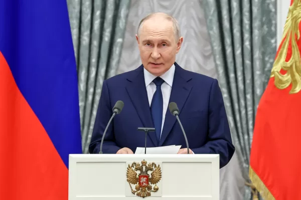 Russian President Vladimir Putin speaks during an awards ceremony for the workers of Russia’s defense industry at the Senate Palace of the Kremlin in Moscow, Friday, Sept. 18, 2026. (Alexander Kazakov/Sputnik, Kremlin Pool Photo via AP)





Associate Press/ LaPresse
Only Italy and Spain