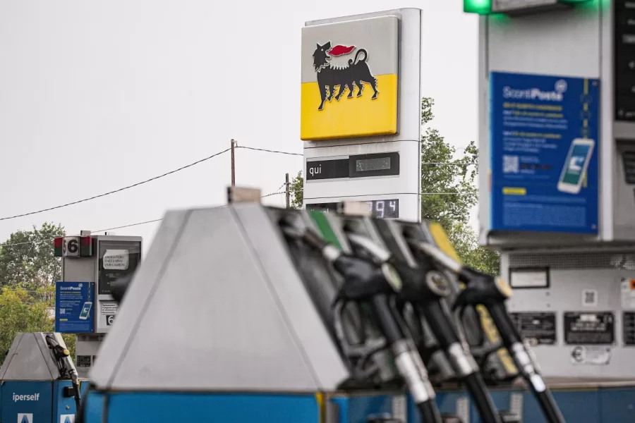 Perché il vero termometro della guerra è il gasolio: il carburante che muove le merci