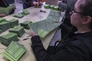 PREPARAZIONE E ALLESTIMENTO DEI SEGGI ELETTORALI, SCHEDE, TIMBRI, CABINE TIMBRO REFERENDUM