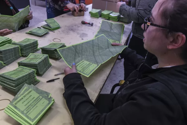 PREPARAZIONE E ALLESTIMENTO DEI SEGGI ELETTORALI, SCHEDE, TIMBRI, CABINE TIMBRO REFERENDUM PREPARAZIONE E ALLESTIMENTO DEI SEGGI ELETTORALI, SCHEDE, TIMBRI, CABINE TIMBRO REFERENDUM