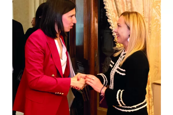 È iniziata la campagna elettorale. Abolizione del bollo e ricetta energetica: Giorgia fa leva sulle crepe del Campo Largo È iniziata la campagna elettorale. Abolizione del bollo e ricetta energetica: Giorgia fa leva sulle crepe del Campo Largo