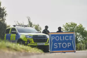 Police guard a road leading to RAF Fairford, in Fairford, England, Monday, Sept. 28, 2026. (AP/Alastair Grant)





Associate Press/ LaPresse
Only Italy and Spain